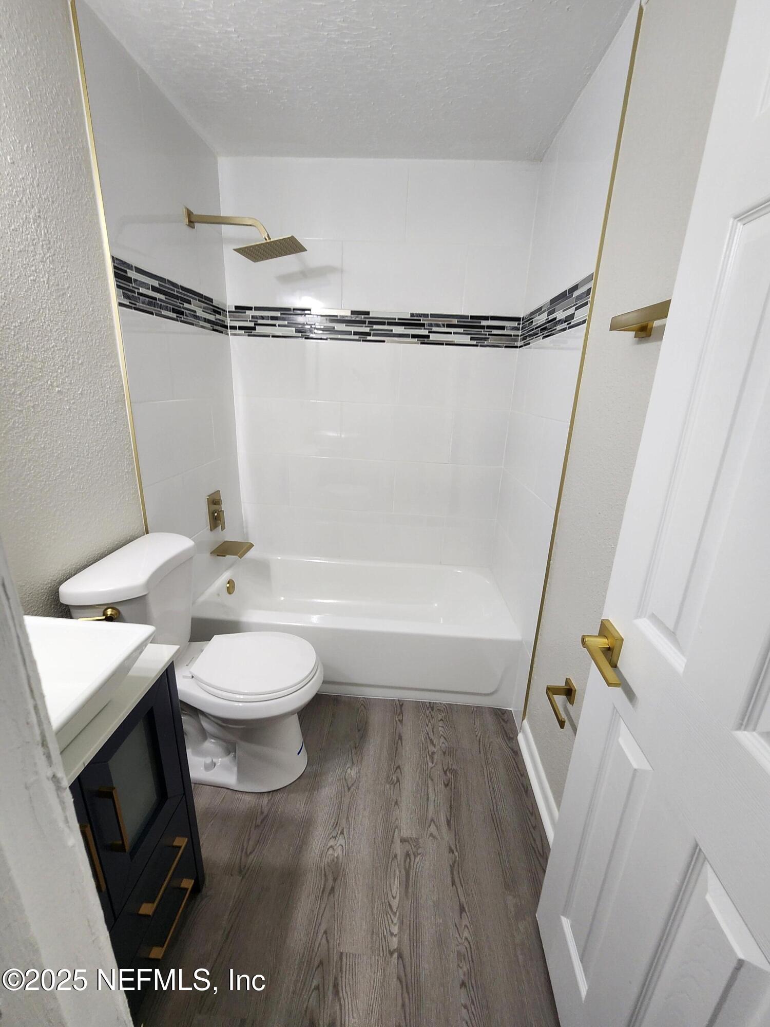 7929 Wilson Boulevard Jacksonville, FL 32210 - Photo 13 of 17 Bathroom 1 of 2