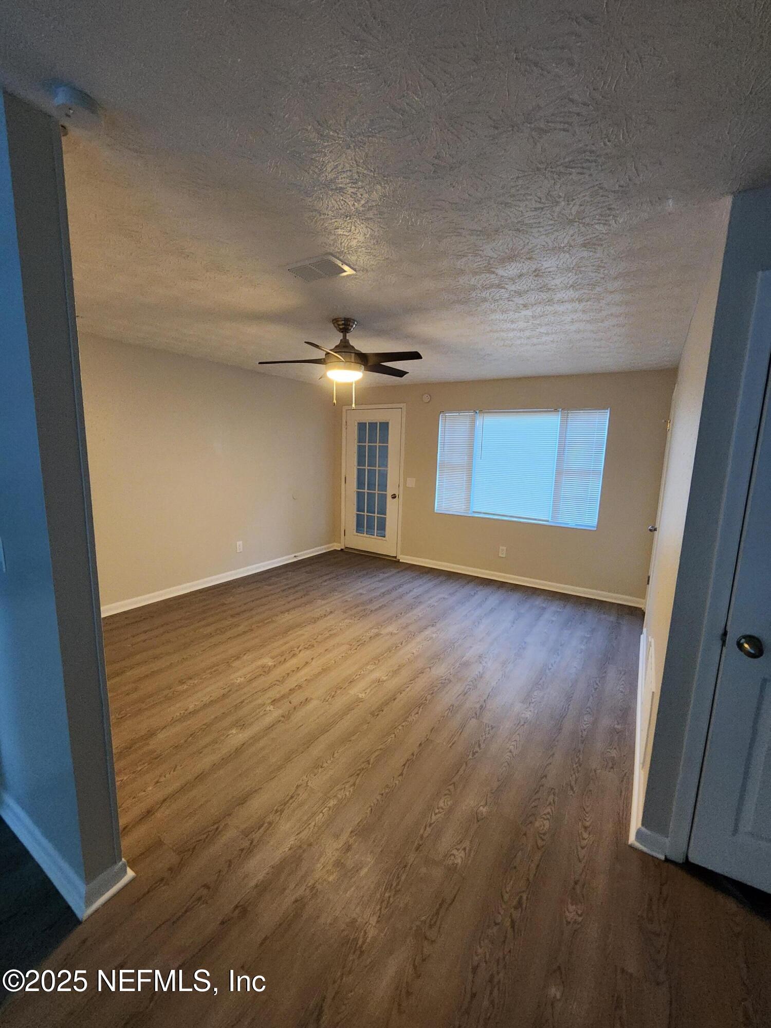 7929 Wilson Boulevard Jacksonville, FL 32210 - Photo 4 of 17 Living Area