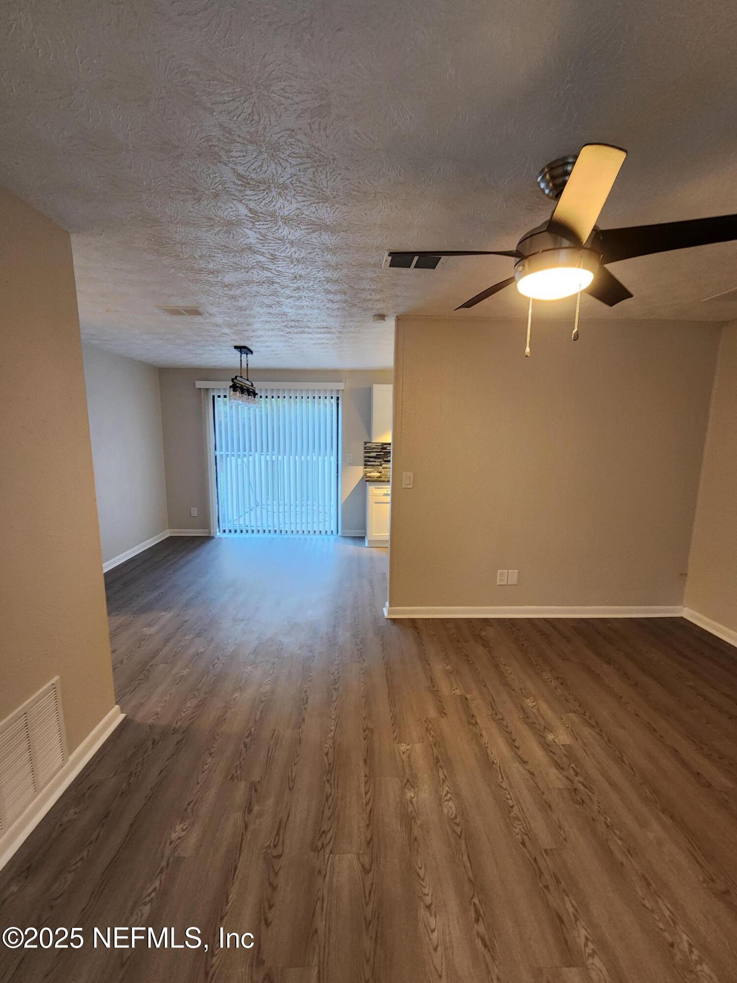 7929 Wilson Boulevard Jacksonville, FL 32210 - Photo 5 of 17 Living Area