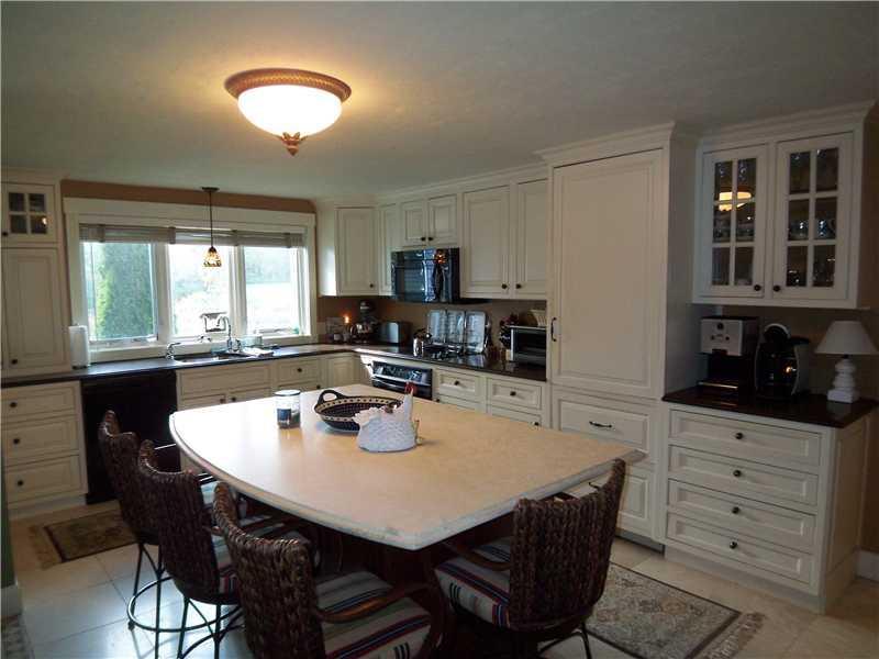 97-99 River Road Cape Neddick, ME 03902 - Photo 2 of 14 Kitchen.
