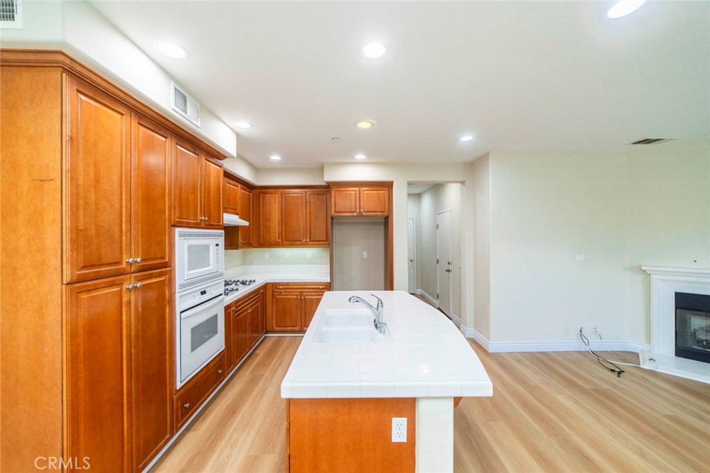 199 Wild Lilac Irvine, CA 92620 - Photo 4 of 30