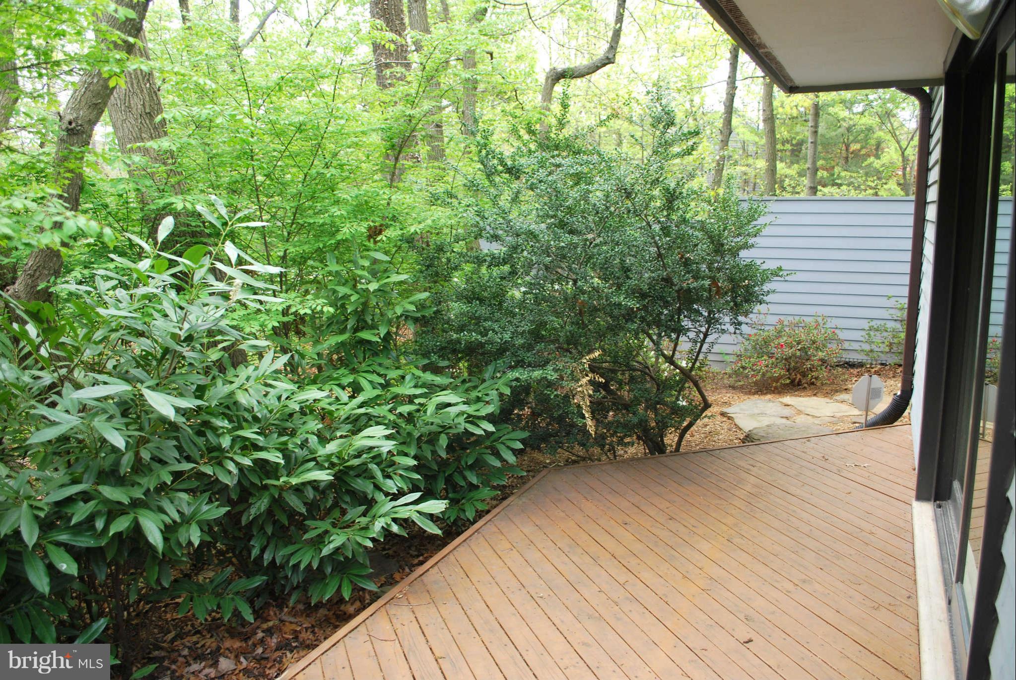 11016 Solaridge Drive Reston, VA 20191 - Photo 25 of 27 Exterior (Rear)
