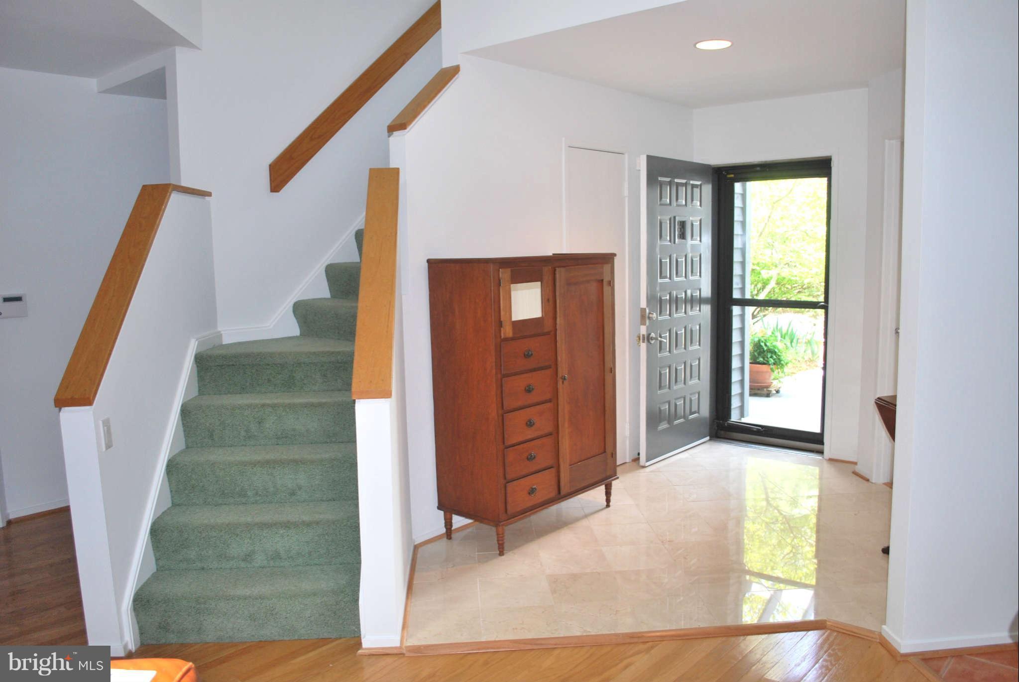 11016 Solaridge Drive Reston, VA 20191 - Photo 4 of 27 Interior (General)