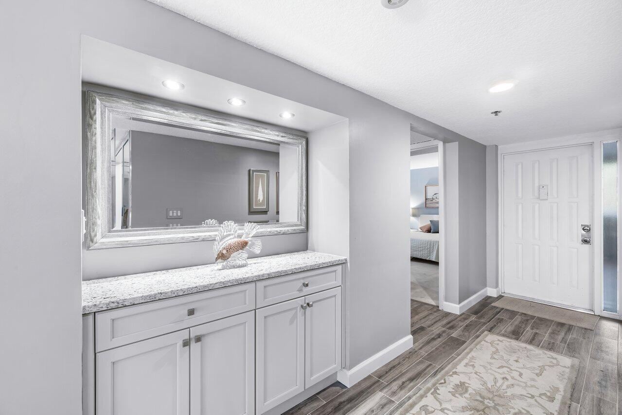6620 Boca Del Mar Drive, Unit 204 Boca Raton, FL 33433 - Photo 5 of 51 Foyer