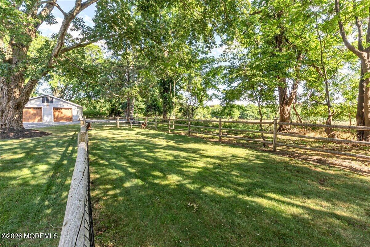 102 Middletown Road Holmdel, NJ 07733 - Photo 5 of 58 063-3V0A5934