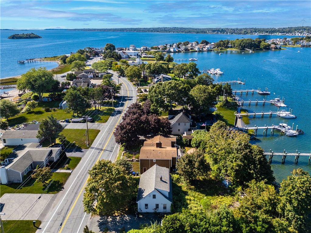 72 Point Road Portsmouth, RI 02871 - Photo 5 of 33 Gallery Image 5