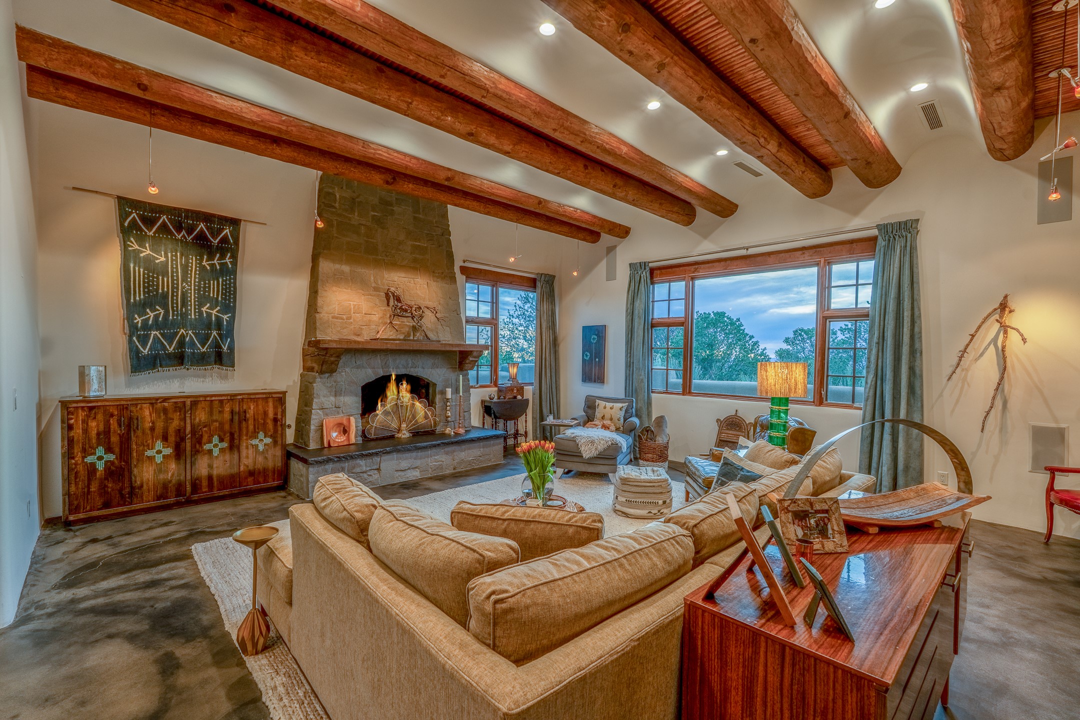 148 Barranca Road Santa Fe, NM 87501 - Photo 11 of 86 Living room