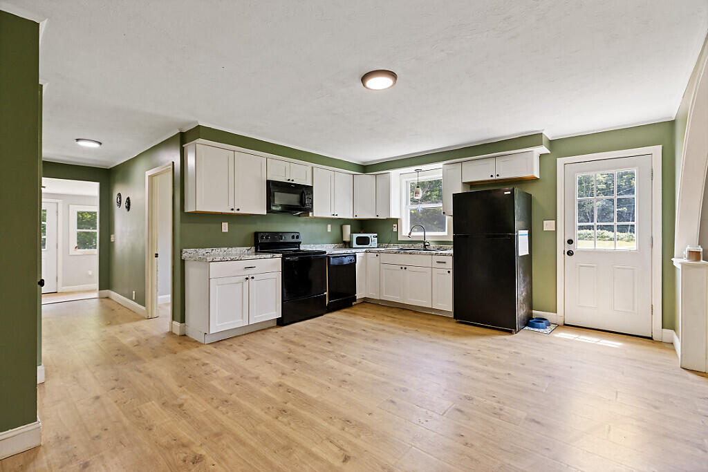 211 Dinsmore Road Sidney, ME 04330 - Photo 10 of 38 15_BP5A6844_DxO_mls