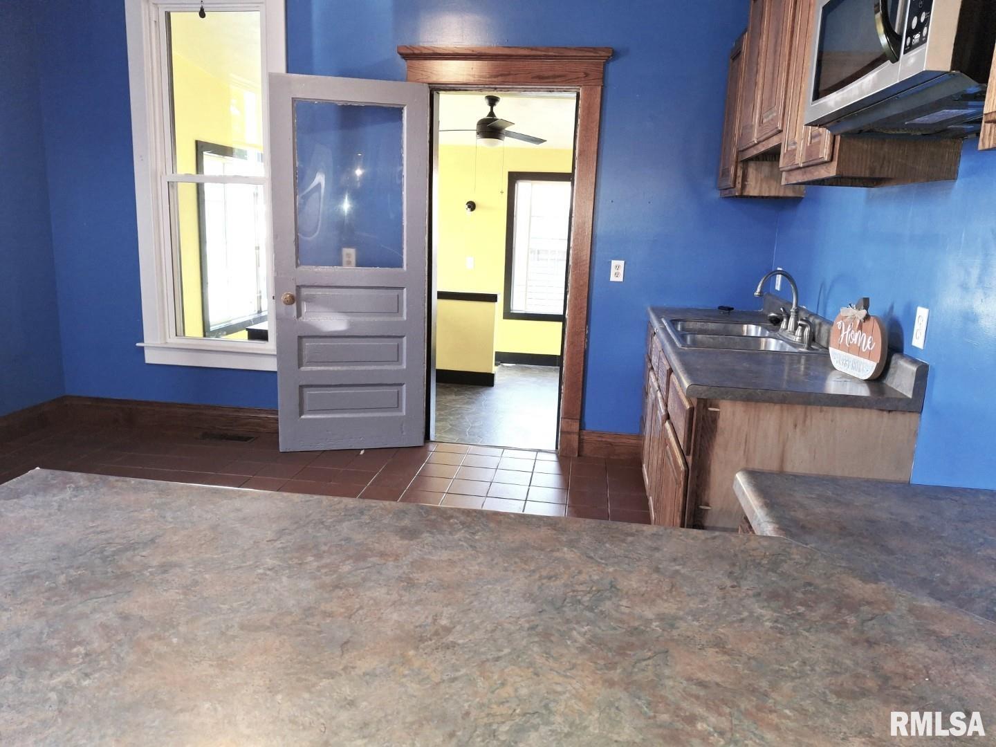 335 South 5th Avenue Canton, IL 61520 - Photo 36 of 86