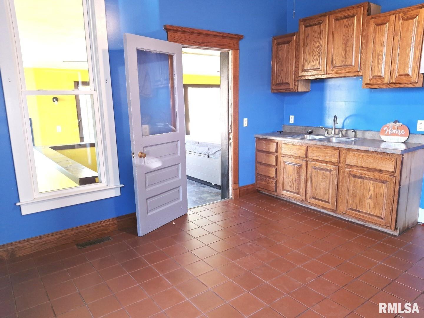 335 South 5th Avenue Canton, IL 61520 - Photo 37 of 86