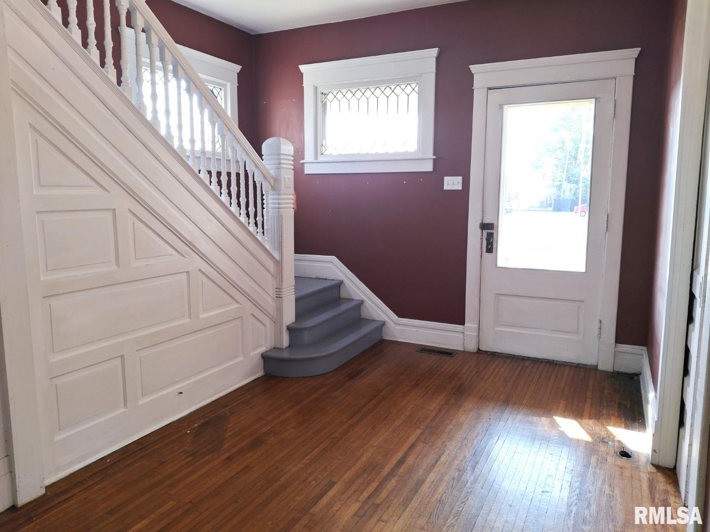 335 South 5th Avenue Canton, IL 61520 - Photo 8 of 86