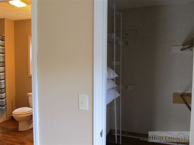 3192 Wildcat Road Deep Gap, NC 28618 - Photo 3 of 24 a bathroom with a toilet