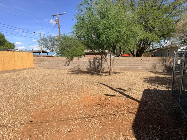 $155,000 | 2320 North 3rd Street, Tahoka, TX 79373