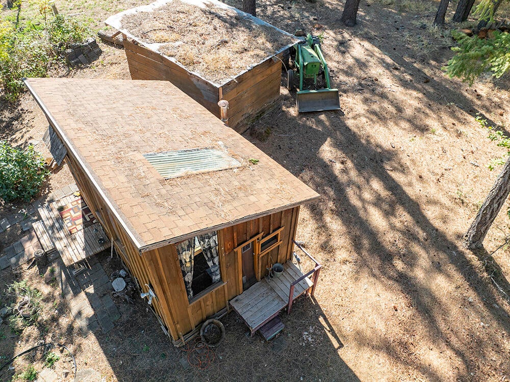 604 Draper Valley Road Selma, OR 97538 - Photo 25 of 45 27