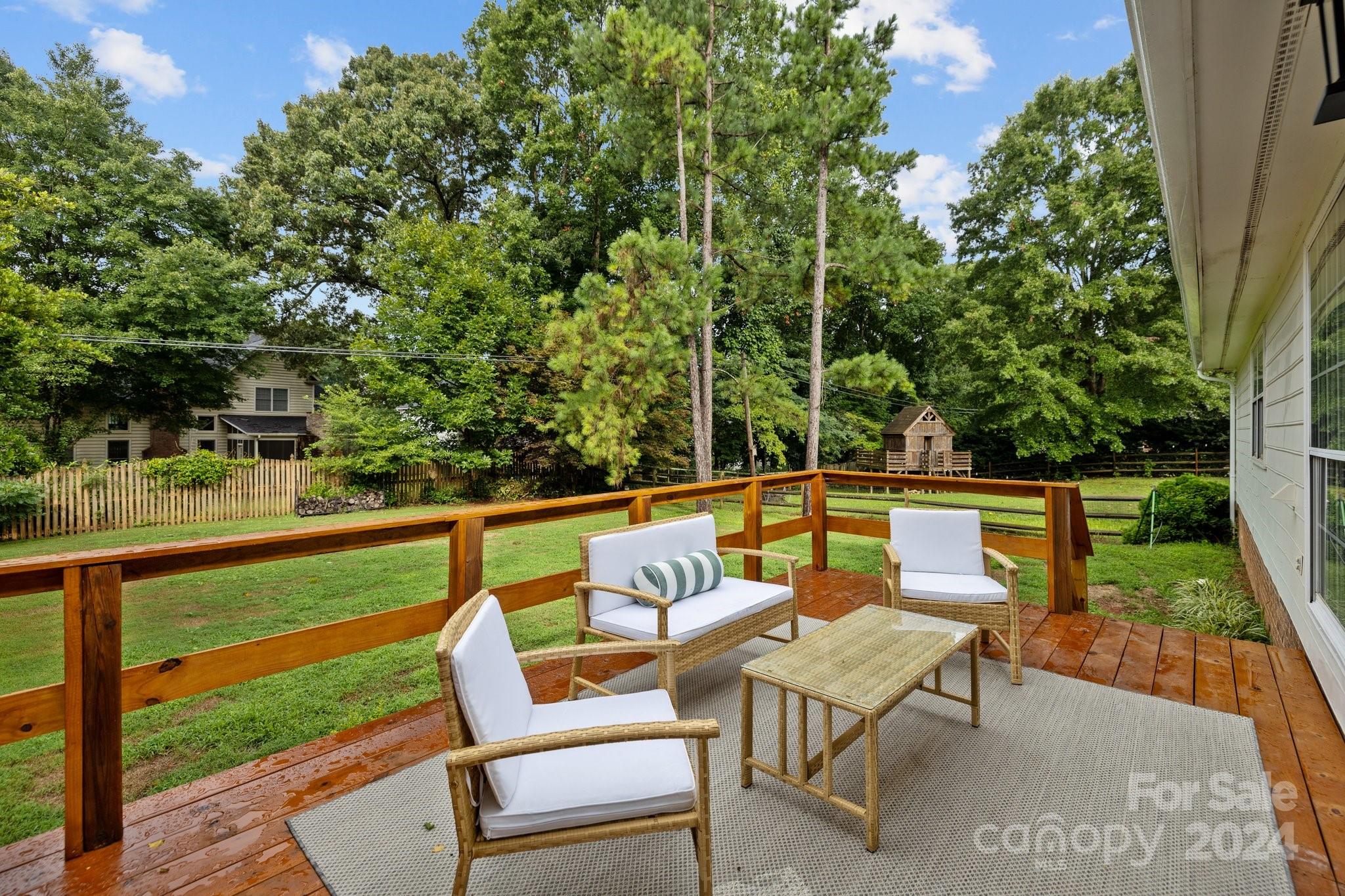 10527 Fairway Ridge Road Charlotte, NC 28277 - Photo 39 of 45 a view of sitting area with furniture and garden