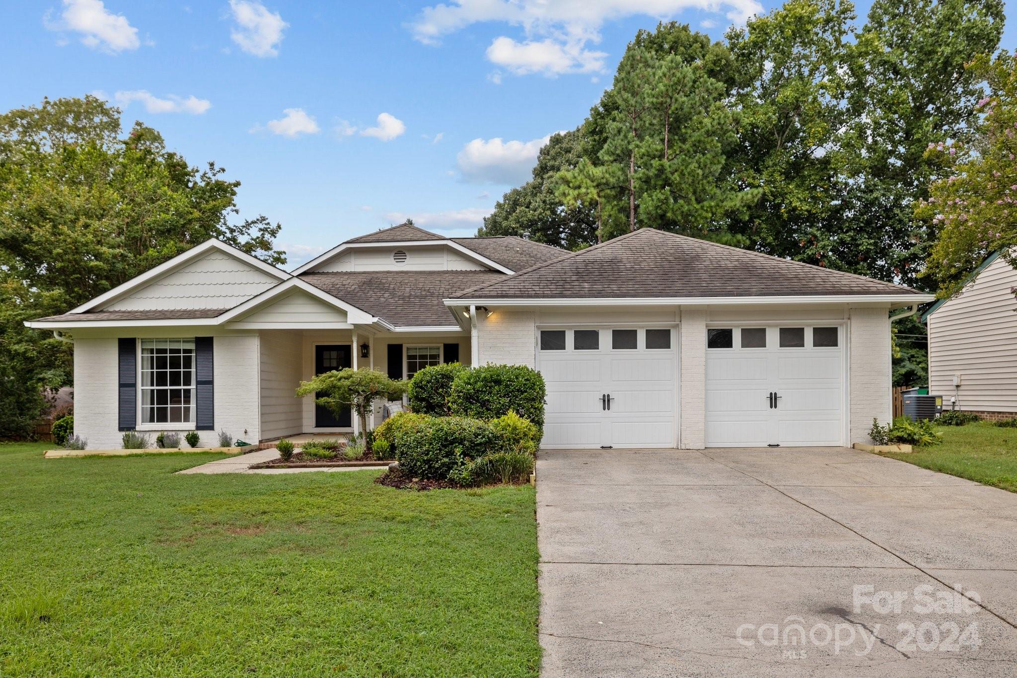 10527 Fairway Ridge Road Charlotte, NC 28277 - Photo 45 of 45 a front view of a house with a yard