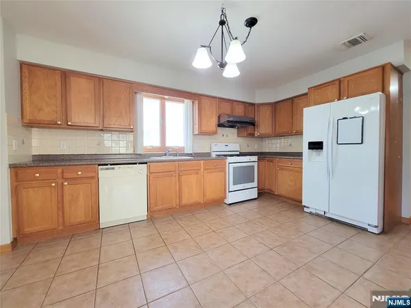 $2,950 | 430 Elm Street, Unit 2, Kearny, NJ 07032