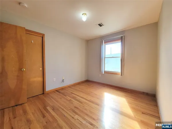 $2,950 | 430 Elm Street, Unit 2, Kearny, NJ 07032