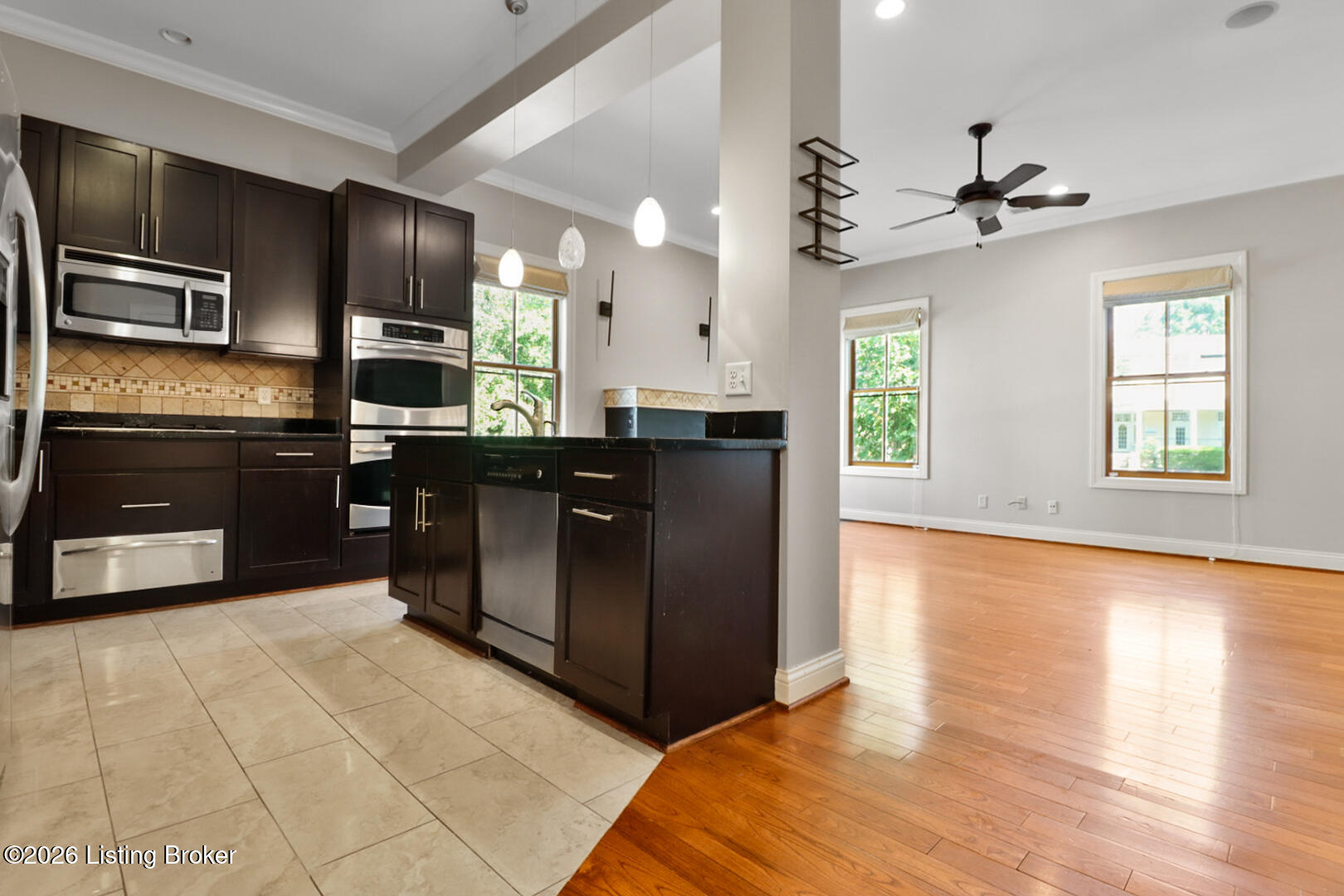 927 Cherokee Road, Unit 5E Louisville, KY 40204 - Photo 13 of 34 20260917_165837080_iOS