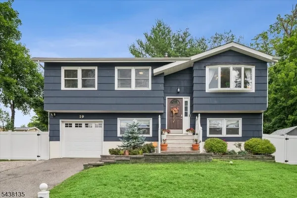 $649,000 | 19 Selma Boulevard, Randolph, NJ 07869