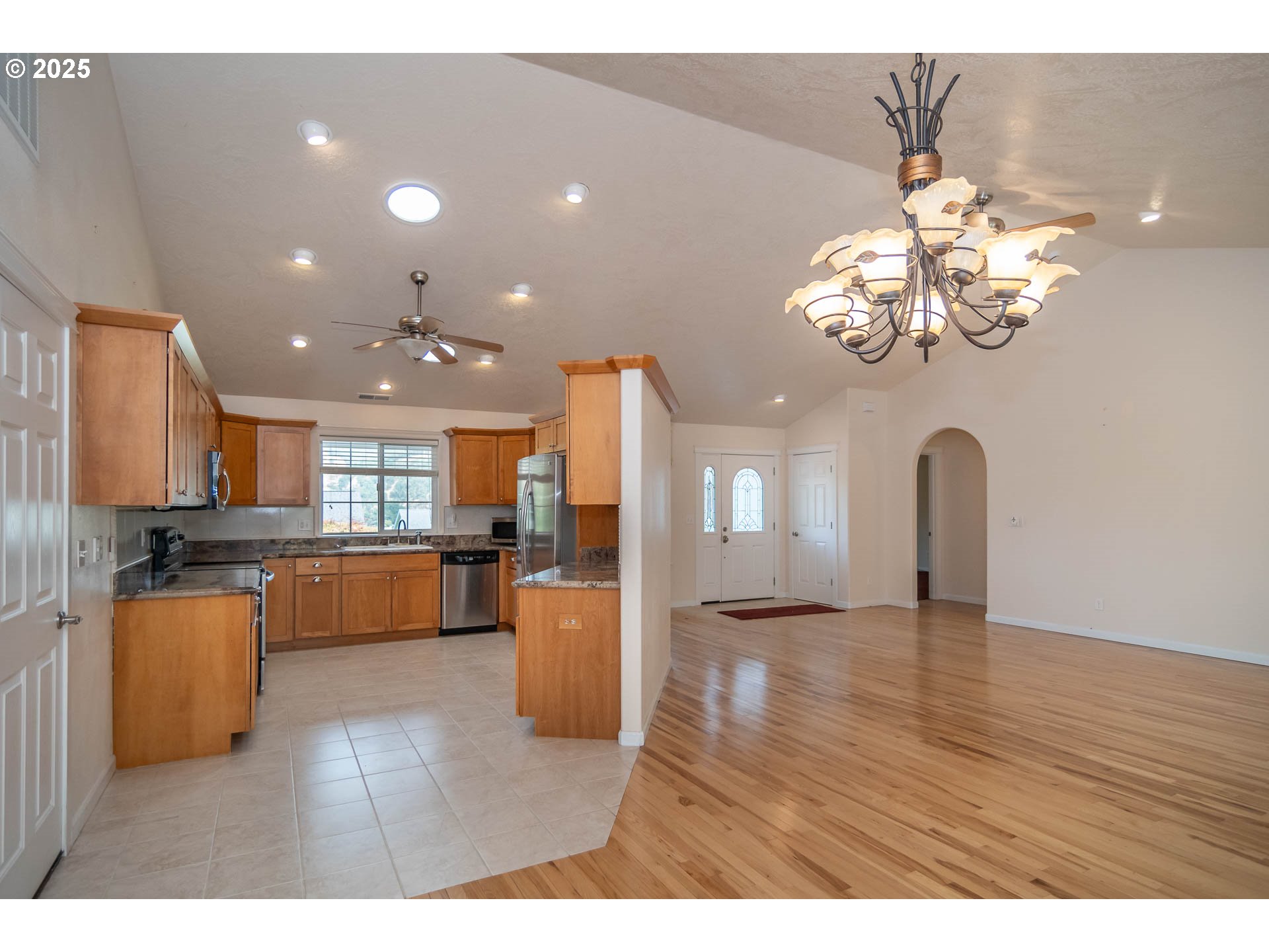 204 Rainbow Ridge Avenue Roseburg, OR 97471 - Photo 19 of 48