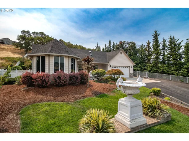 $645,000 | 204 Rainbow Ridge Avenue, Roseburg, OR 97471