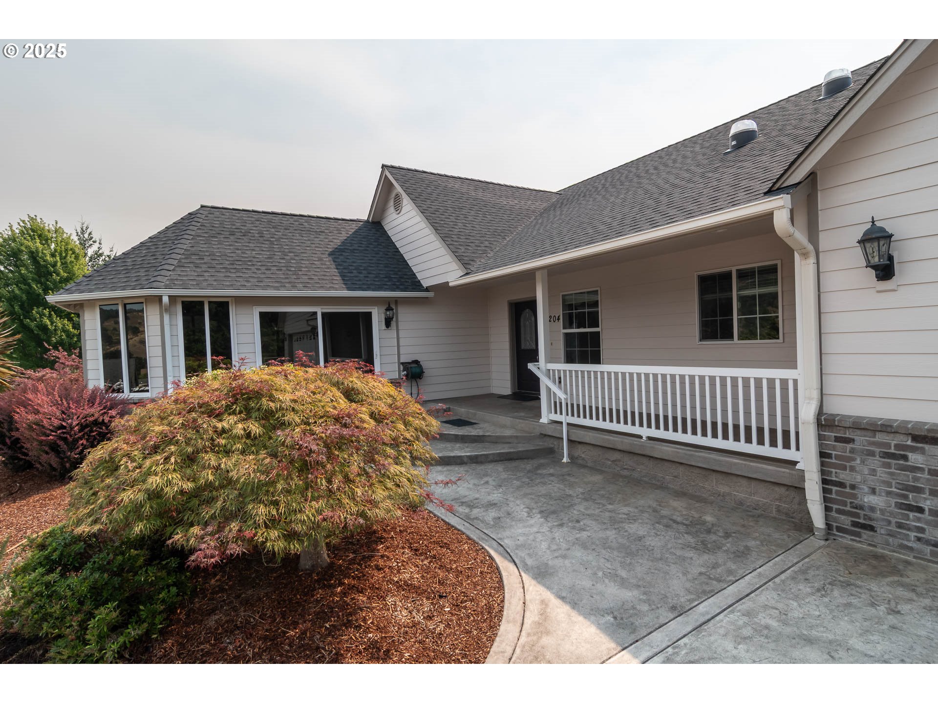 204 Rainbow Ridge Avenue Roseburg, OR 97471 - Photo 9 of 48