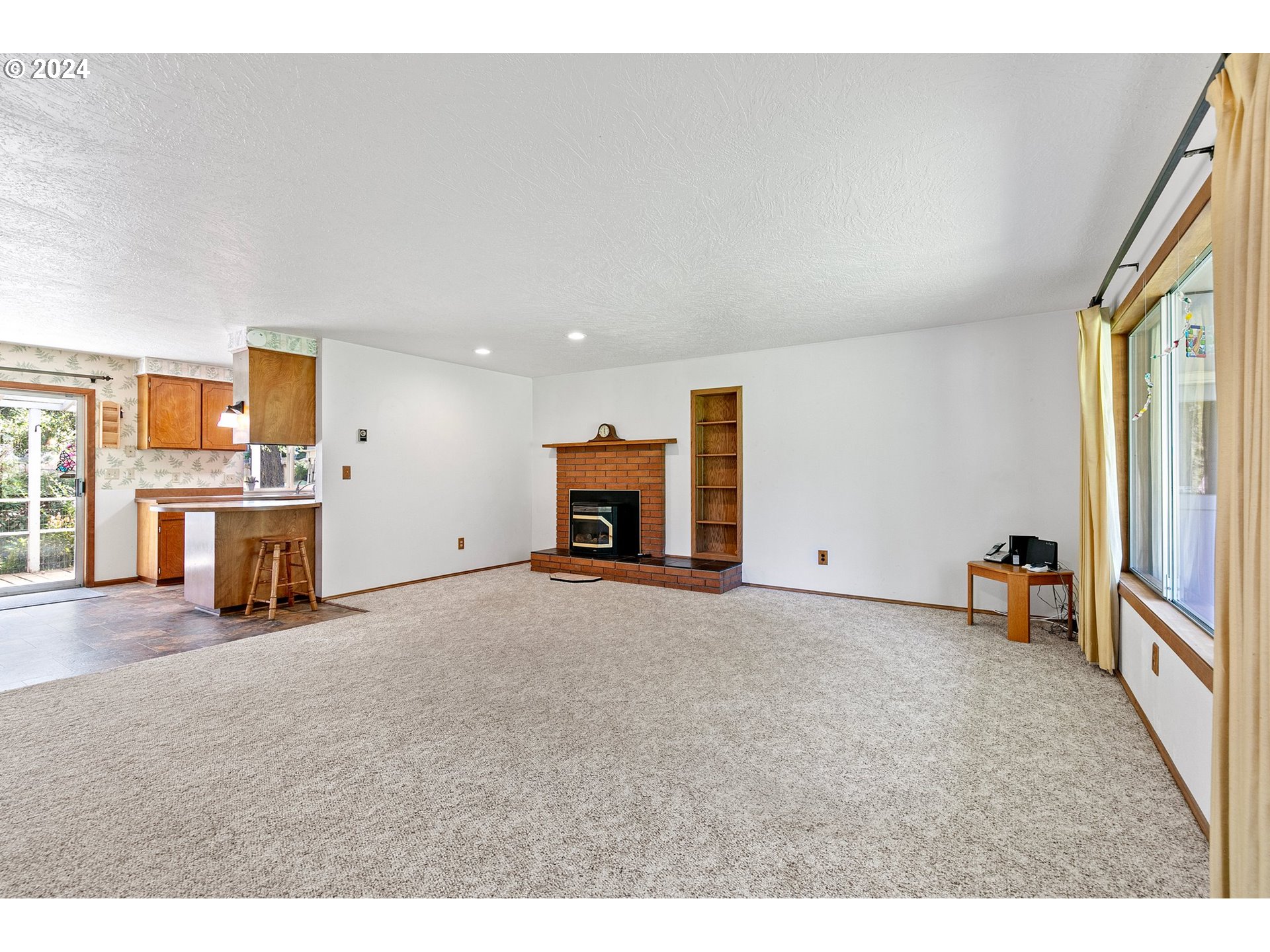 26070 Marina Road Veneta, OR 97487 - Photo 8 of 48 Gallery Image 8