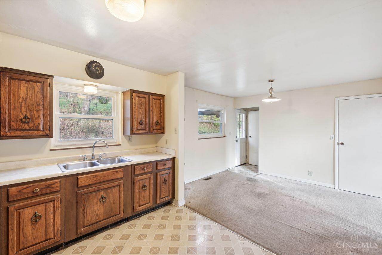 6622 Blue Rock Road Cincinnati, OH 45247 - Photo 9 of 23 Gallery Image 9