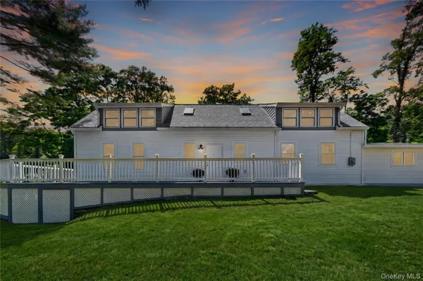 $1,000,000 | 262 Linden Avenue, Red Hook, NY 12571