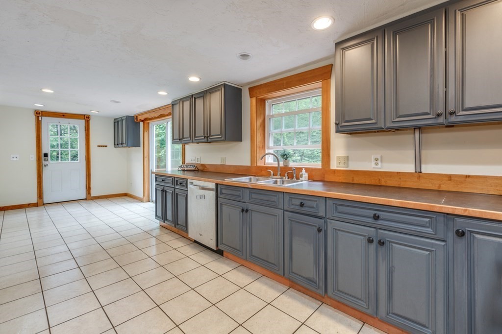900 Rindge Road Fitchburg, MA 01420 - Photo 14 of 40 Gallery Image 14