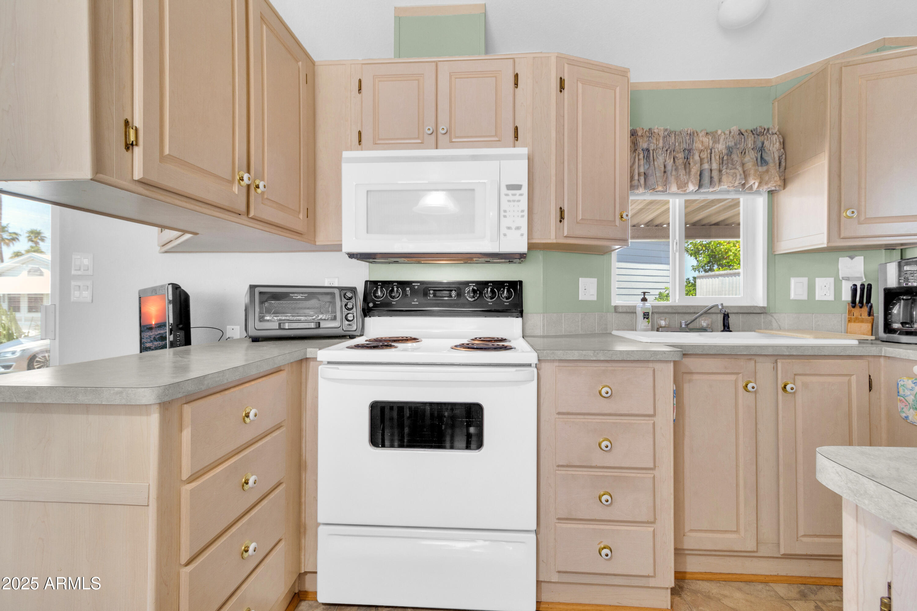 1356 Kiowa Circle Apache Junction, AZ 85119 - Photo 12 of 34 1356 W KIOWA CIR-12