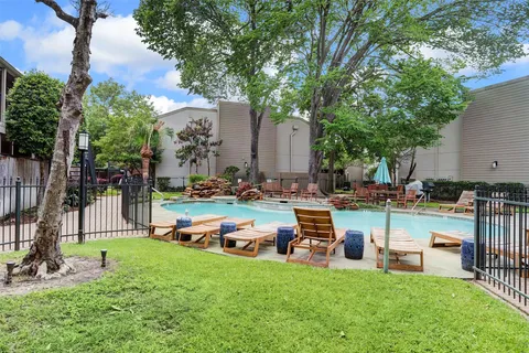 $150,000 | 1100 Augusta Drive, Unit 24, Houston, TX 77057