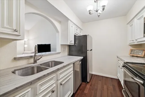 $150,000 | 1100 Augusta Drive, Unit 24, Houston, TX 77057