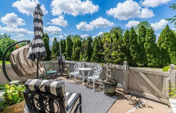 $219,900 | 8000 River Park Way, Evansville, IN 47715