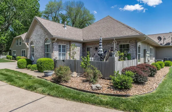 $219,900 | 8000 River Park Way, Evansville, IN 47715