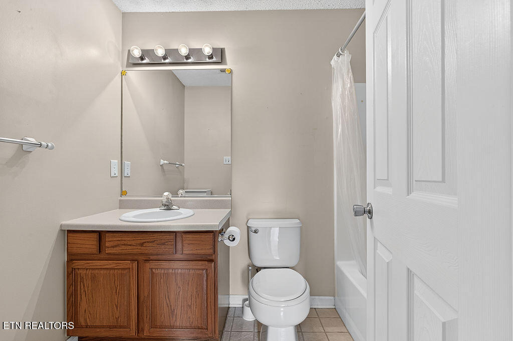 8033 Stablegate Way Powell, TN 37849 - Photo 6 of 24 LB1A7508