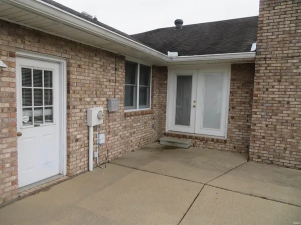 $265,000 | 8400 Kifer Drive, Newburgh, IN 47630