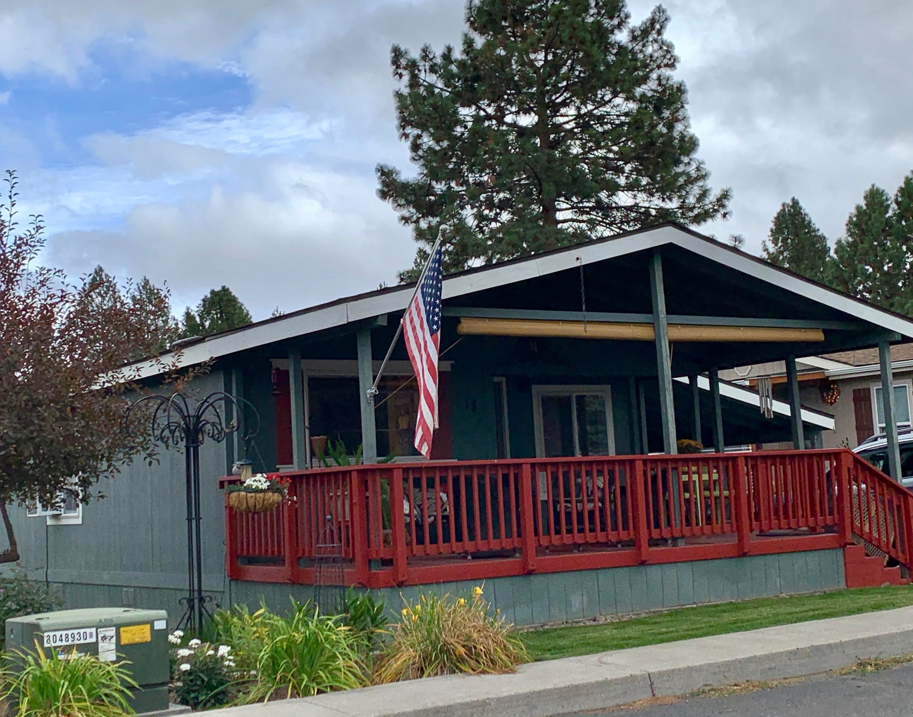 61000 Brosterhous Road, Unit 18 Bend, OR 97702 - Photo 19 of 19 Front of home, covered porch