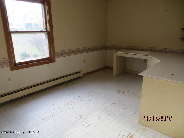 55 Hester Road Bangor, PA 18013 - Photo 3 of 7 IMG_3301