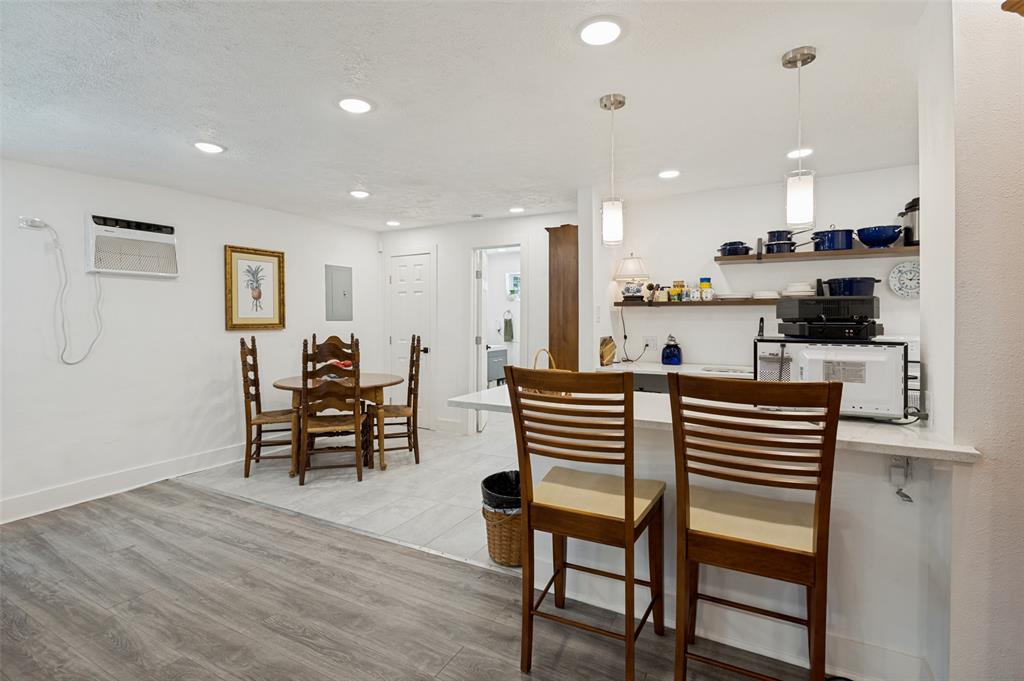 9824 Witham Street Dallas, TX 75220 - Photo 21 of 25 Detached living space - dining area