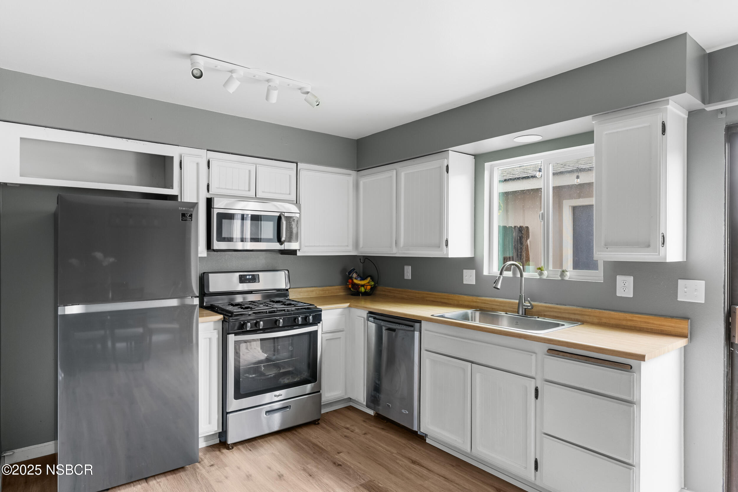 216 North R Street Lompoc, CA 93436 - Photo 14 of 37 Kitchen