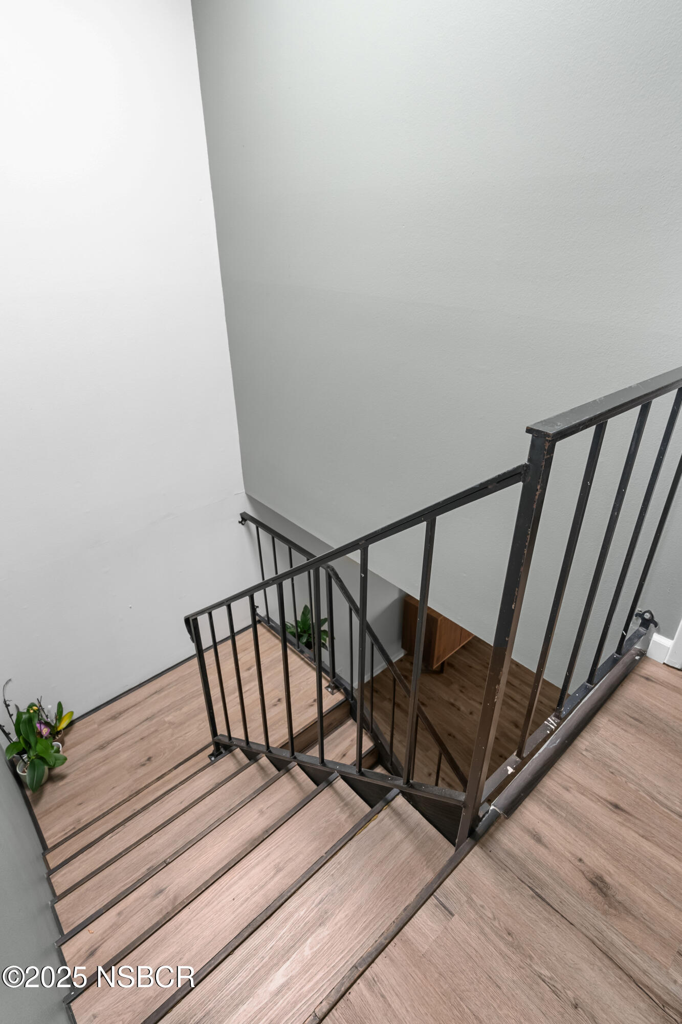 216 North R Street Lompoc, CA 93436 - Photo 16 of 37 Stairs