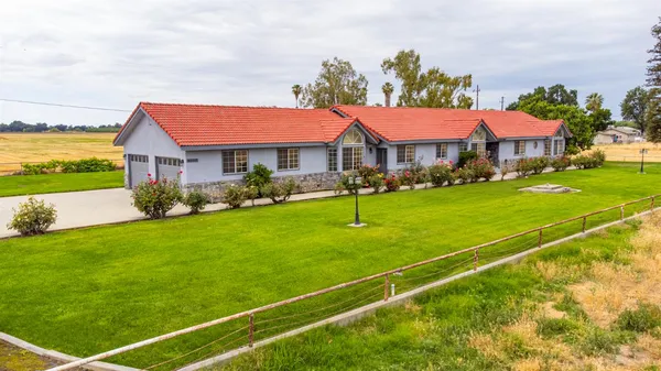 $650,000 | 9200 Highway 41, Lemoore, CA 93245