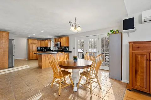 $1,095,000 | 4 Barberry Lane, West Newbury, MA 01985