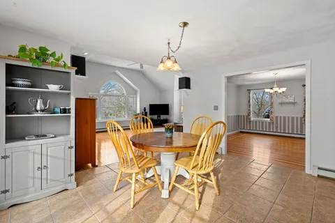 $1,095,000 | 4 Barberry Lane, West Newbury, MA 01985