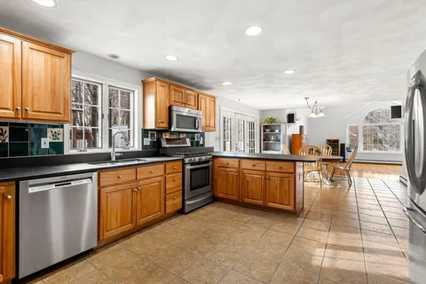 $1,095,000 | 4 Barberry Lane, West Newbury, MA 01985