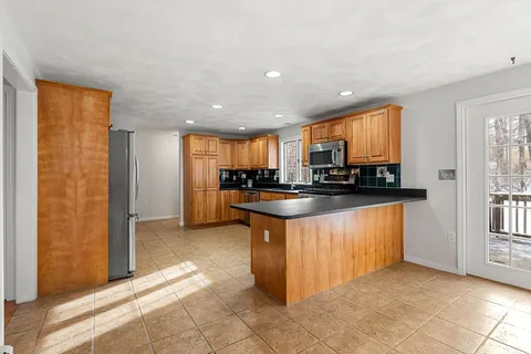 $1,095,000 | 4 Barberry Lane, West Newbury, MA 01985