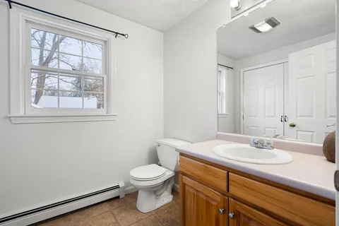 $1,095,000 | 4 Barberry Lane, West Newbury, MA 01985