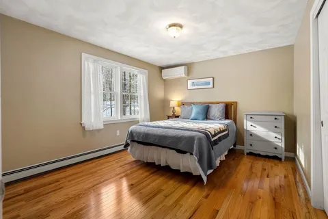 $1,095,000 | 4 Barberry Lane, West Newbury, MA 01985